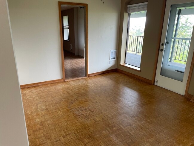 Livingroom - 1916 W Riverside Ave Unit 3