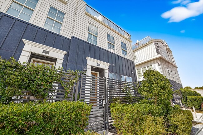 Photo - 815 Bringhurst St