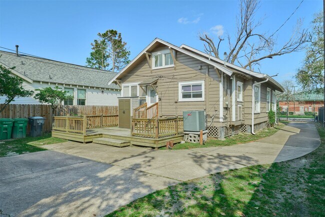 Photo - 1111 Rutland St