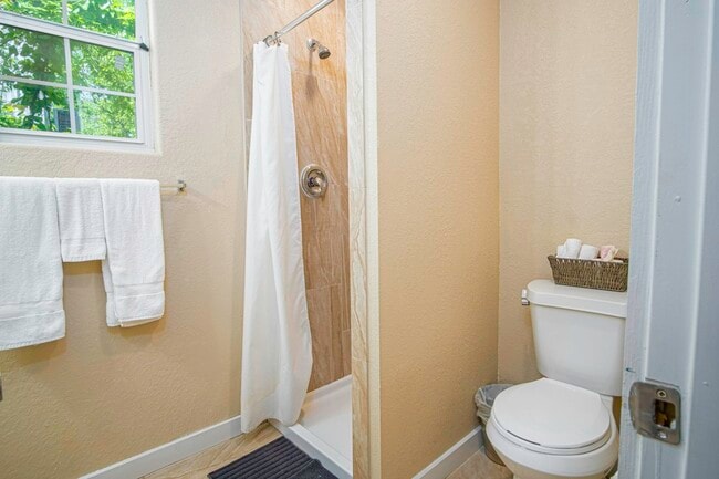 Photo - 121 Douglas Way St Unit B