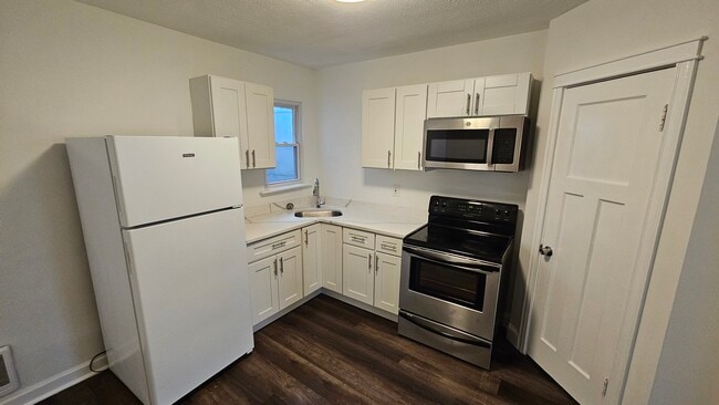 Building Photo - 357 Folcroft St Unit A