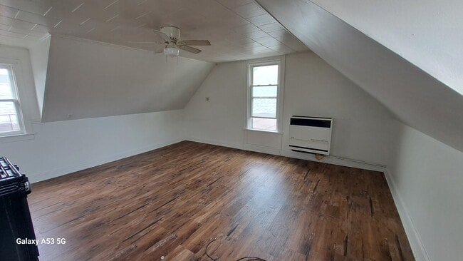 Photo - 1132 E Lovejoy St Unit Upper Rear