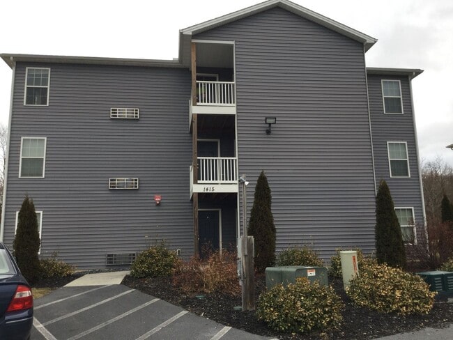 Building Photo - 1419 Doron Dr Unit 2A