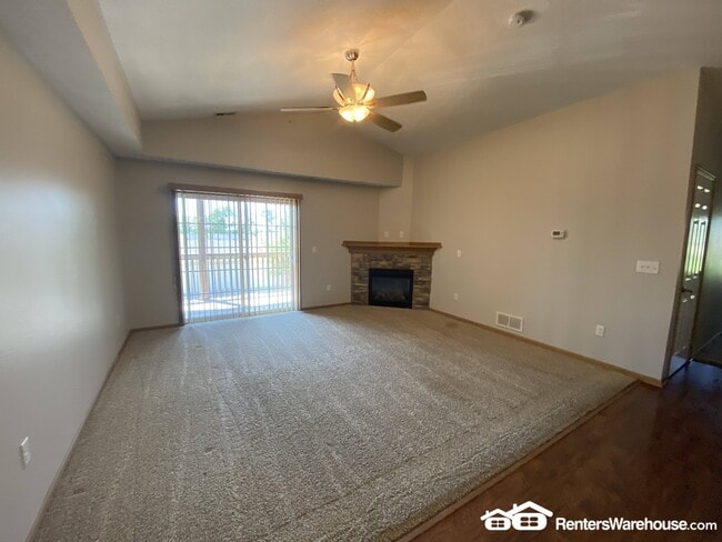 Photo - 2000 Meadow Ct