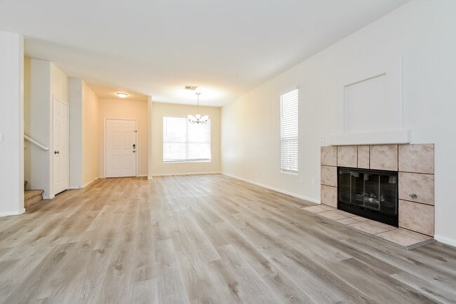 Photo - 5900 Taj Mahal Dr