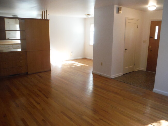 CRO1205 - CRO1205 Apartment Unit 1205