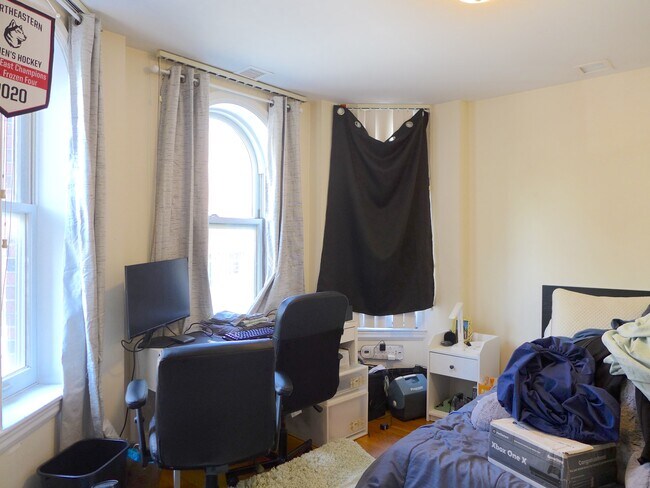 75 Westland Ave