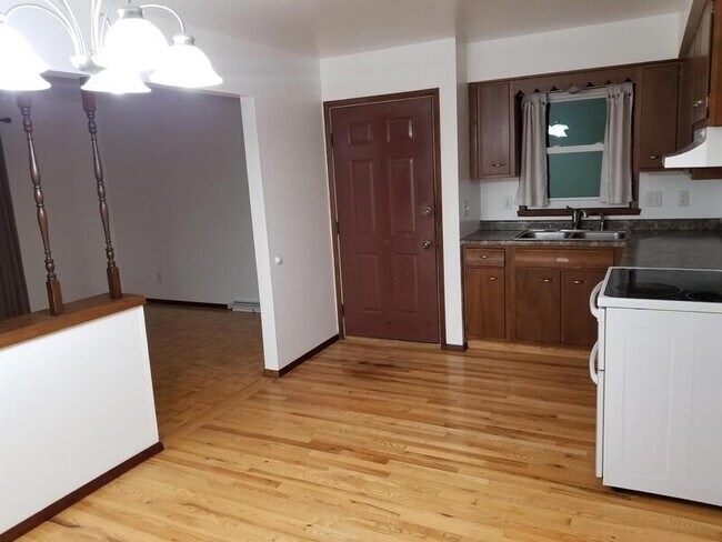 Photo - 1097/1099 Laurel Court - 1099