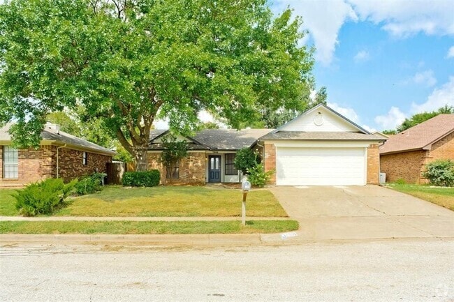 Building Photo - 7905 Lazy Brook Dr Rental