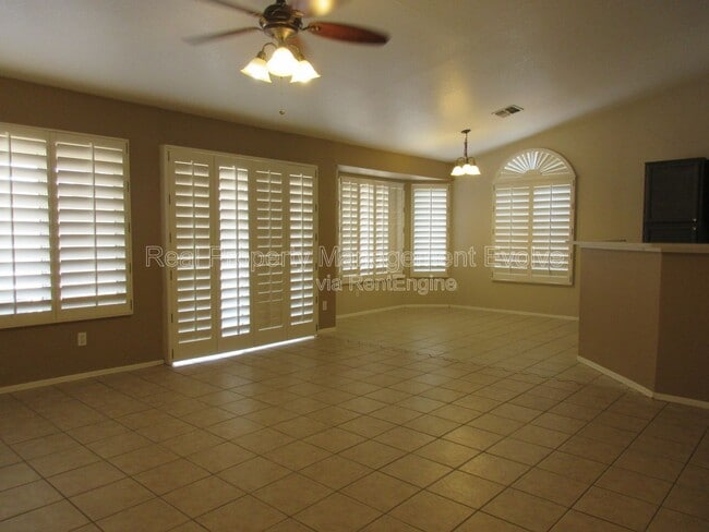 Photo - 1560 W Cindy St