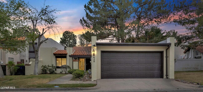 Photo - 620 Lakeway Dr