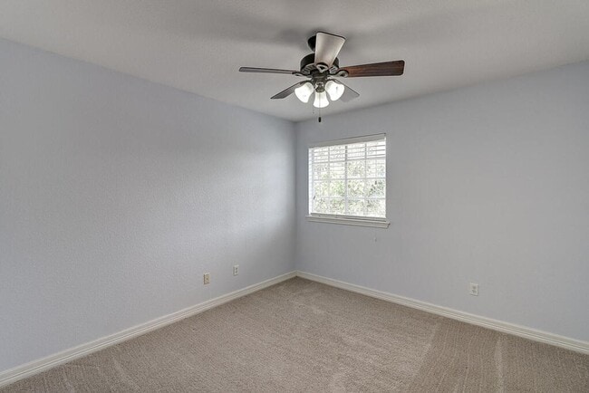 Photo - 7810 Duchess St