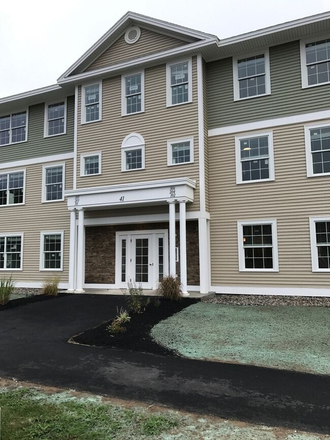 Building Photo - Fox Ridge Crossing 6 Unit FRC264 2BR