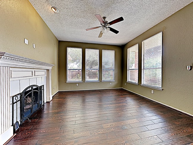 Photo - 1219 Aylesbury Dr