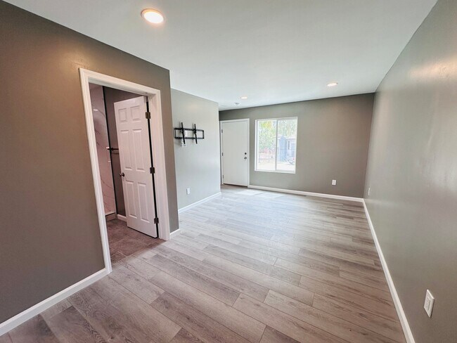 Photo - 1649 Marl Ave Unidad 2