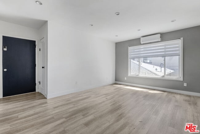 Photo - 6350 Willoughby Ave Unit 12