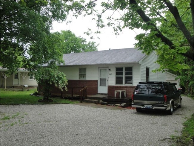 Building Photo - 1637 Johnson Dr