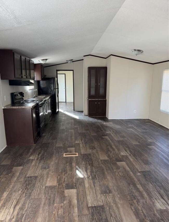 Photo - 511 County Rd 2218