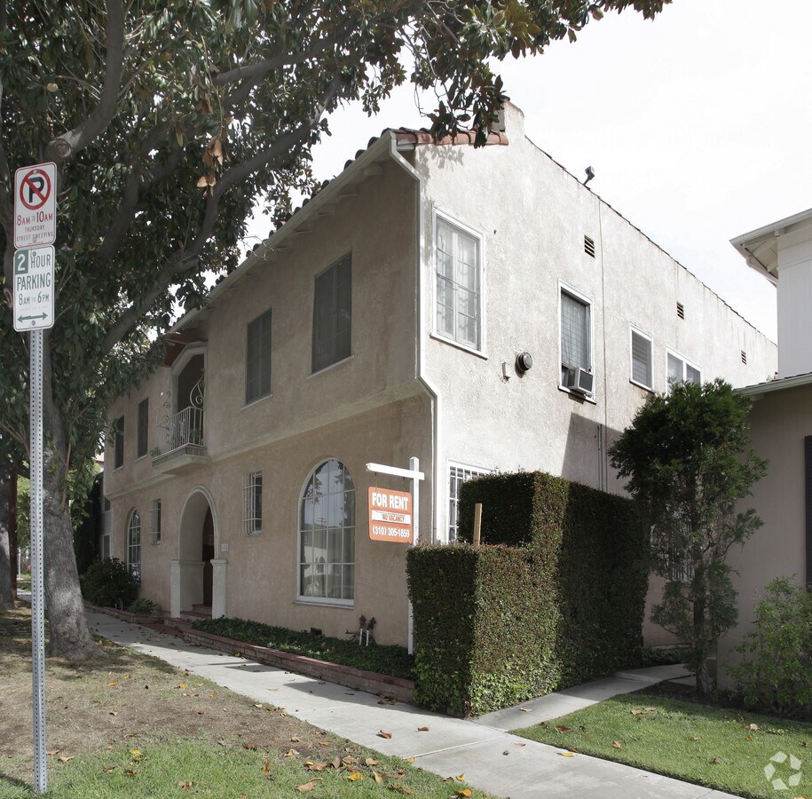 Primary Photo - 4258 Cahuenga Blvd Apartments