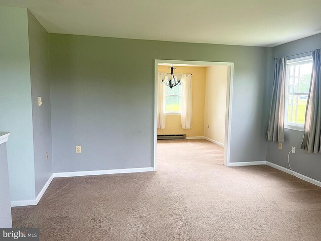 Photo - 5551 Doubs Rd