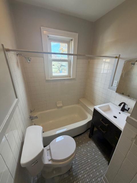 Photo - 338 W 10th St