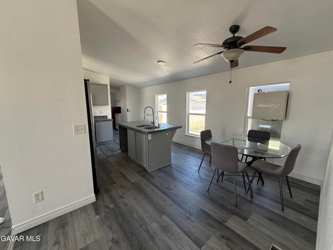 Photo - 1365 Richfield Ave