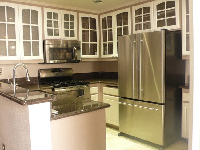 Photo - Gorgeous 3 Bed, 2.5 Bath Townhome In Rancho Del Rey - Chula Vista!