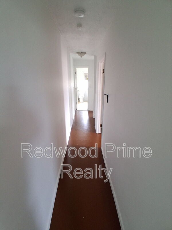 Photo - 534-536 Russell Ave