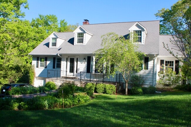 Building Photo - 55 Knollcrest Rd Rental