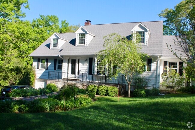Building Photo - 55 Knollcrest Rd Rental