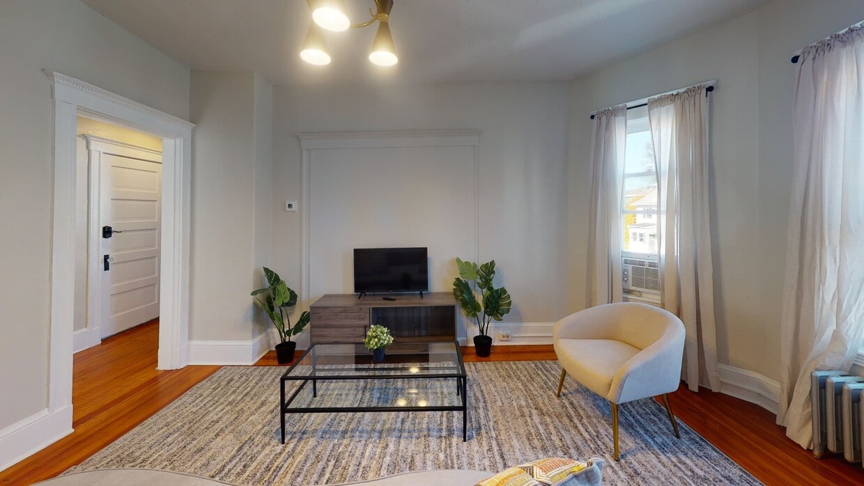 Photo - Private bedroom in 3 bed/1 bath Home