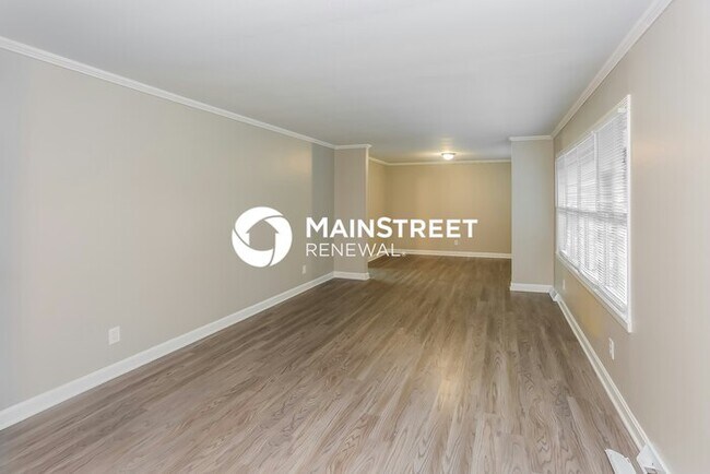 Photo - 3 Bedroom Pet-Friendly Home in Charlotte, NC with Main Street Renewal