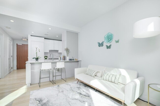 Photo - 133 Seaport Blvd