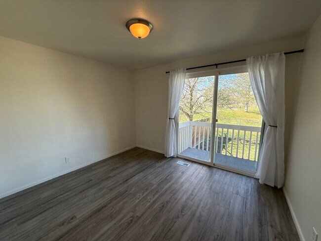 Photo - 451 N Montgomery St