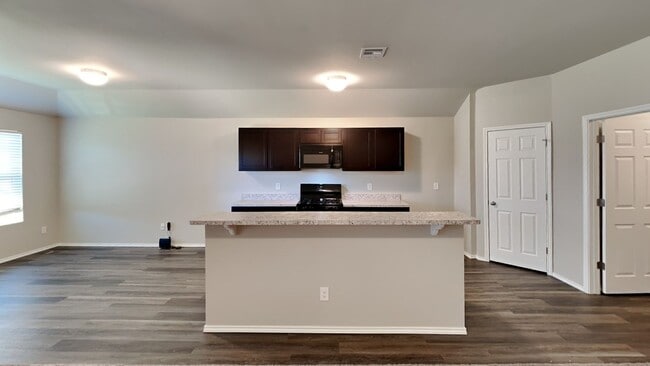 Photo - Beautiful 4 Bedroom Home in Tuttle School ...