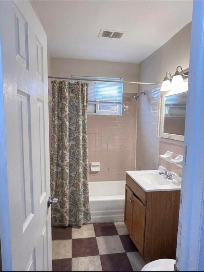 Photo - 940 Ferndale Pl Unit B