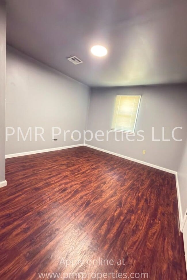Photo - 3 Bedrooms / 2 Bathrooms House