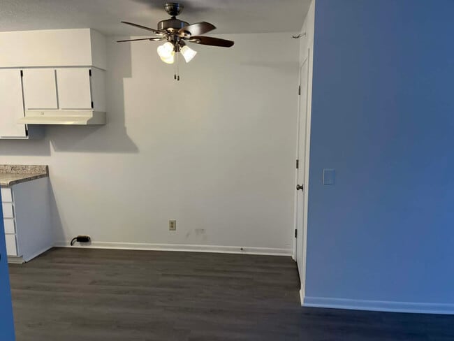 Photo - 605 E Robinson St