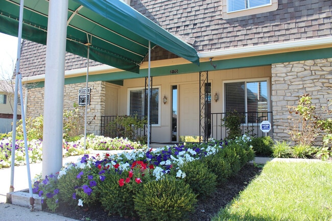 Photo - Braeburn Village
