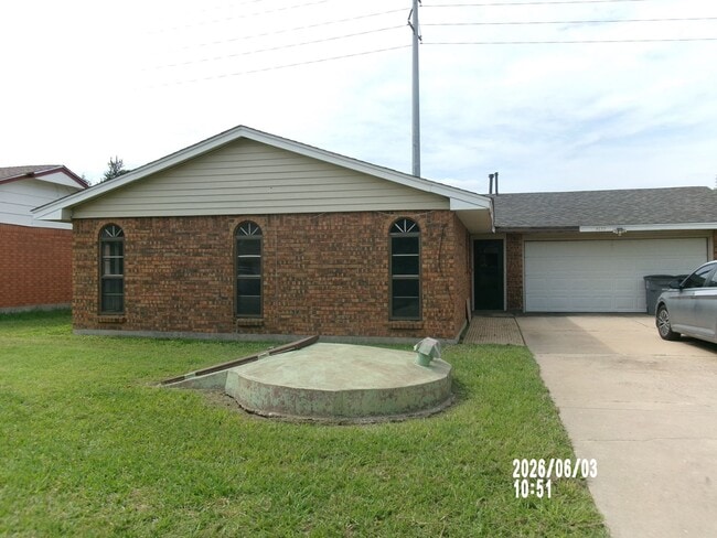 Building Photo - Beautiful 3-Bedroom, 2-Bath Home in Southeast Lawton