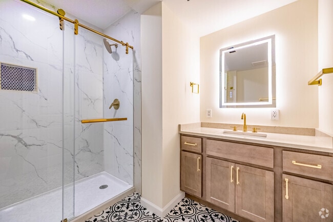 1BR, 1BA - 789SF - Primary Bathroom