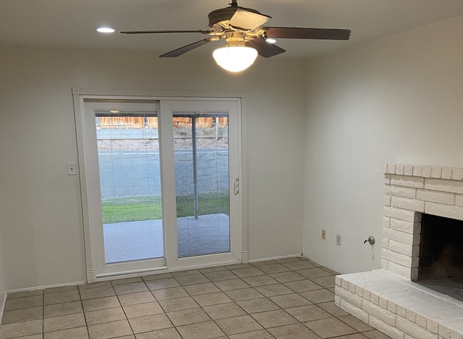 Photo - Large 3 Bedroom, 2 Bath Home on NE