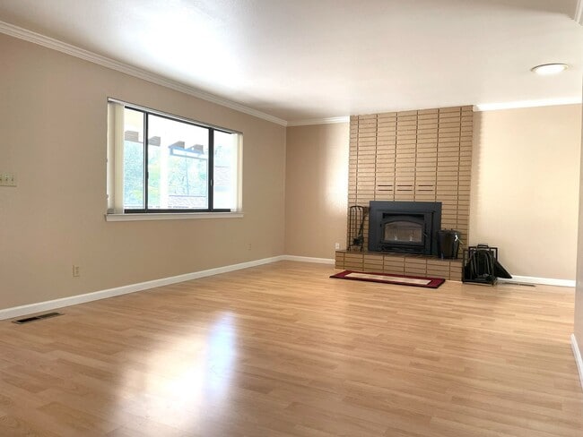 Photo - 3 bedroom, 2 bath home in Lake Wildwood, P...