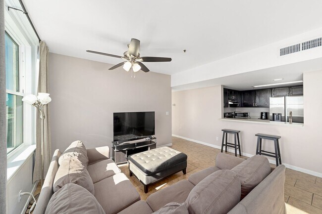 Photo - Seagle Building 7C