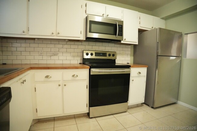 Building Photo - 4640 Lucerne Lakes Blvd W Unit 508