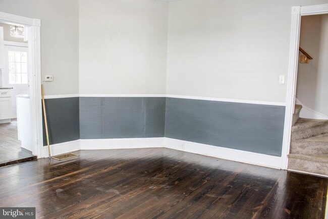 Photo - 262 E Linden St