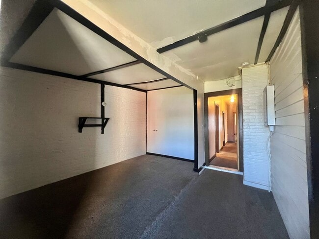 92 Main Ave Unit Upper