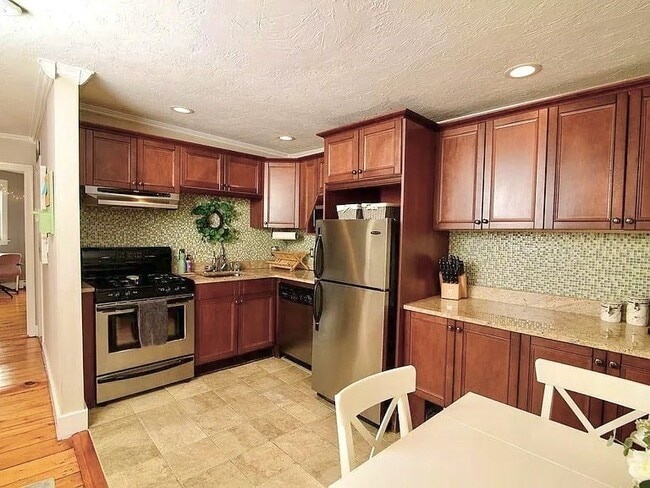 Photo - 206 Bunker Hill St Unit 3