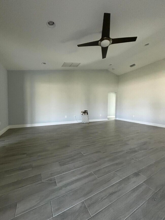 Photo - 2501 SE Mariposa Ave