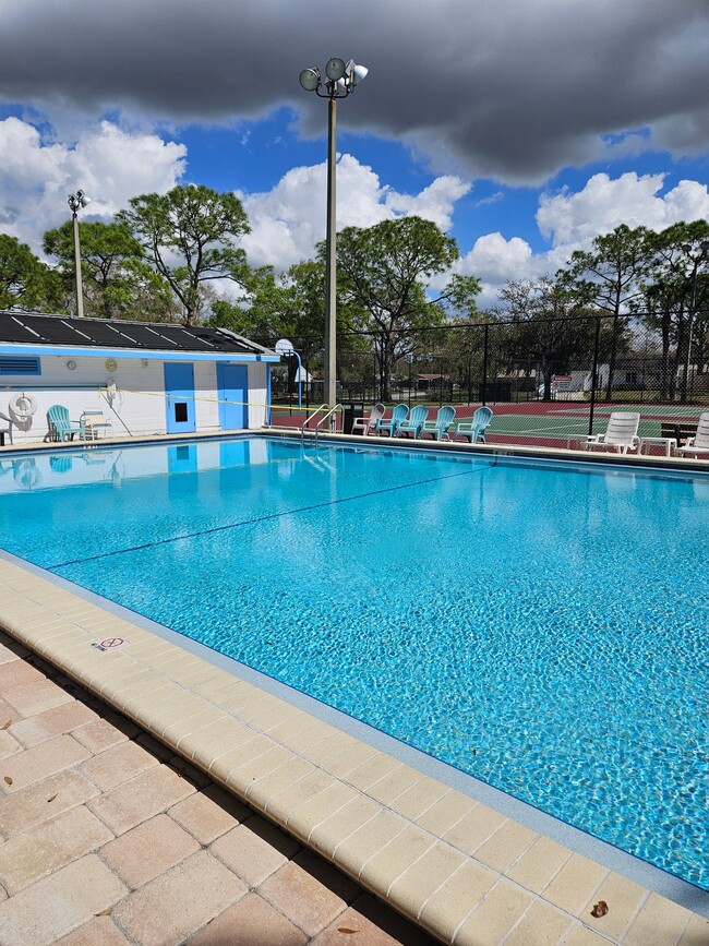 Building Photo - 129 Camphor Cir